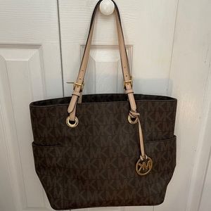 Michael Kors Jet Set Tote